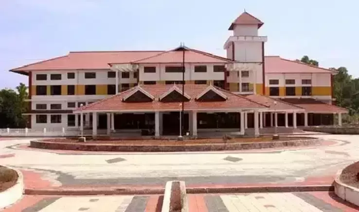 കാലിക്കറ്റ് സര്‍വകലാശാലയില്‍ സമരങ്ങള്‍ക്ക് നിരോധനം; വിദ്യാര്‍ഥി സംഘടനകള്‍ക്ക് മുന്നറിയിപ്പുമായി പോലിസ്