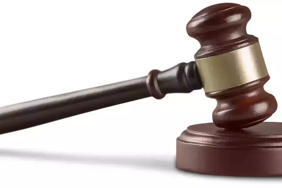 കേസിനു വന്ന വനിതാകക്ഷിയോട് മോശം പെരുമാറ്റം; ജഡ്ജിയെ സ്ഥലംമാറ്റി കേസിനു വന്ന വനിതാകക്ഷിയോട് മോശം പെരുമാറ്റം; ജഡ്ജിയെ സ്ഥലംമാറ്റി