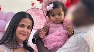 വിപഞ്ചികയുടെ കുഞ്ഞിന്റെ സംസ്കാരം തടഞ്ഞു; മൃതദേഹം മോര്ച്ചറിയിലേക്ക് തിരിച്ചുകൊണ്ടുപോയി വിപഞ്ചികയുടെ കുഞ്ഞിന്റെ സംസ്കാരം തടഞ്ഞു; മൃതദേഹം മോര്ച്ചറിയിലേക്ക് തിരിച്ചുകൊണ്ടുപോയി