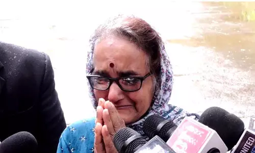 ധര്മസ്ഥയിലെ കൂട്ടക്കൊലപാതകങ്ങള്: 22 വര്ഷം മുമ്പ് കാണാതായ മെഡിക്കല് വിദ്യാര്ഥിനിയെ തേടി അമ്മ ധര്മസ്ഥയിലെ കൂട്ടക്കൊലപാതകങ്ങള്: 22 വര്ഷം മുമ്പ് കാണാതായ മെഡിക്കല് വിദ്യാര്ഥിനിയെ തേടി അമ്മ