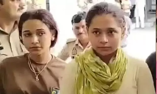 പ്രശസ്തിക്ക് വേണ്ടി അശ്ലീല ദൃശ്യങ്ങള്‍ പ്രചരിപ്പിച്ച നാലുപേര്‍ അറസ്റ്റില്‍