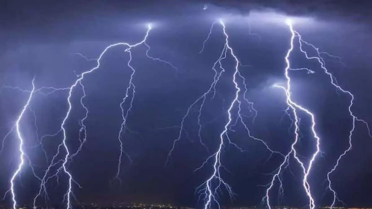 ബീഹാറില്‍ ഇടിമിന്നലേറ്റ് 24 മണിക്കൂറിനിടെ 19 മരണം