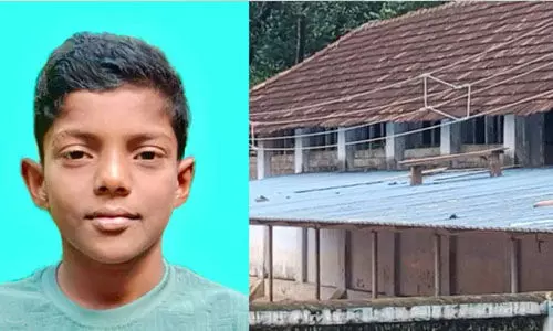 കൊല്ലത്തെ വിദ്യാര്ഥിയുടെ മരണം: പ്രധാനാധ്യാപികയെ സസ്പെന്ഡ് ചെയ്യും കൊല്ലത്തെ വിദ്യാര്ഥിയുടെ മരണം: പ്രധാനാധ്യാപികയെ സസ്പെന്ഡ് ചെയ്യും