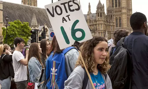 ബ്രിട്ടനില്‍ വോട്ടിങ് പ്രായം 16 ആയി കുറയ്ക്കും; ആ വയസില്‍ താന്‍ അമ്മയായിട്ടുണ്ടെന്ന് ഉപപ്രധാനമന്ത്രി
