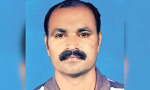 യെമനിലുണ്ടെന്ന് അന്സാറുല്ല മുക്കിയ കപ്പലിലെ ജീവനക്കാരന് യെമനിലുണ്ടെന്ന് അന്സാറുല്ല മുക്കിയ കപ്പലിലെ ജീവനക്കാരന്