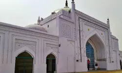 ശംസി ശാഹീ മസ്ജിദ്: ഹിന്ദുത്വരുടെ ഹരജി നിലനില്ക്കുമോയെന്ന കാര്യത്തില് വിധി 24ന് ശംസി ശാഹീ മസ്ജിദ്: ഹിന്ദുത്വരുടെ ഹരജി നിലനില്ക്കുമോയെന്ന കാര്യത്തില് വിധി 24ന്