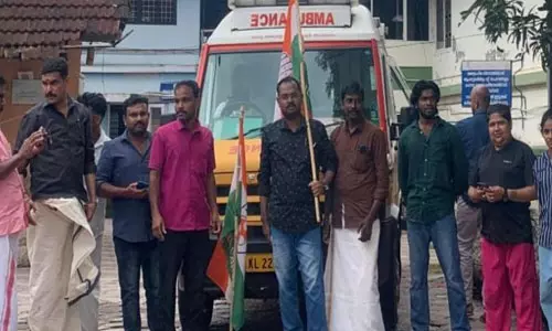 ആംബുലന്‍സ് തടഞ്ഞ് കോണ്‍ഗ്രസ് സമരം; രോഗി മരിച്ചെന്ന് ആരോപണം