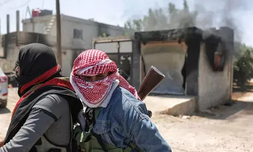 അല് സുവായ്ദയില് നിന്നും അറബ് മിലിഷ്യകളെ മാറ്റി സിറിയന് സര്ക്കാര് അല് സുവായ്ദയില് നിന്നും അറബ് മിലിഷ്യകളെ മാറ്റി സിറിയന് സര്ക്കാര്