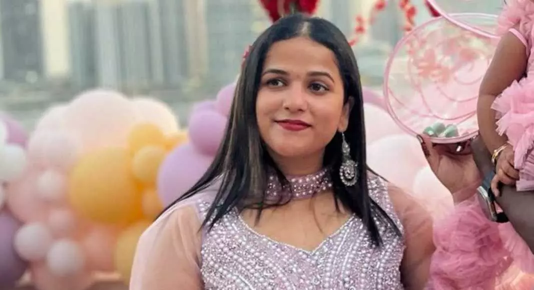 ശരീരത്തില് ചതവുകളും അടിയേറ്റ പാടും;വിപഞ്ചികയുടെ ഇന്ക്വസ്റ്റ് നടപടി പൂര്ത്തിയായി ശരീരത്തില് ചതവുകളും അടിയേറ്റ പാടും;വിപഞ്ചികയുടെ ഇന്ക്വസ്റ്റ് നടപടി പൂര്ത്തിയായി