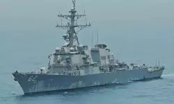 ഒമാന്‍ ഉള്‍ക്കടലില്‍ അതിക്രമിച്ചു കയറാന്‍ ശ്രമിച്ച യുഎസ് കപ്പലിനെ നേരിട്ട് ഇറാന്റെ ഹെലികോപ്റ്റര്‍