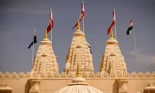  തവിട്ട് ചര്‍മമുള്ളവര്‍ നാടുവിടണം ആസ്‌ത്രേലിയയിലെ ഹിന്ദുക്ഷേത്രത്തിന്റെ ചുവരില്‍ വംശീയ ഗ്രാഫിറ്റി