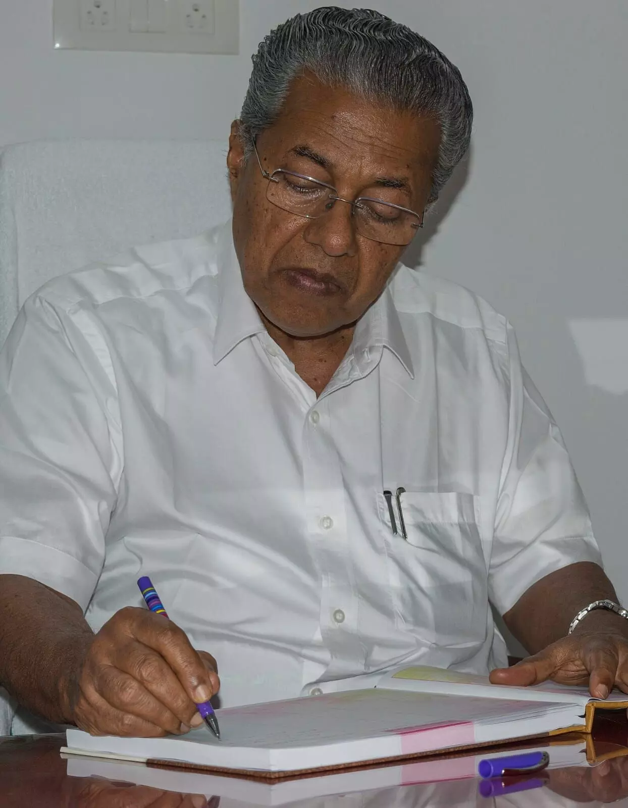 ജയിൽ സുരക്ഷ: മുഖ്യമന്ത്രിയുടെ അധ്യക്ഷതയിൽ നാളെ അടിയന്തരയോഗം ജയിൽ സുരക്ഷ: മുഖ്യമന്ത്രിയുടെ അധ്യക്ഷതയിൽ നാളെ അടിയന്തരയോഗം