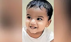 റംബൂട്ടാൻ തൊണ്ടയിൽ കുടുങ്ങി ഒരു വയസ് പ്രായമുള്ള കുട്ടി മരിച്ചു റംബൂട്ടാൻ തൊണ്ടയിൽ കുടുങ്ങി ഒരു വയസ് പ്രായമുള്ള കുട്ടി മരിച്ചു