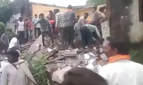 സ്‌കൂളിന്റെ മേല്‍ക്കൂര തകര്‍ന്നുവീണ് നാല് വിദ്യാര്‍ഥികള്‍ മരിച്ചു