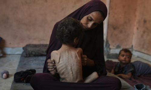 കഴിഞ്ഞ 24 മണിക്കൂറിനുള്ളില്‍ ഗസയില്‍ പട്ടിണി കിടന്ന് മരിച്ചത് അഞ്ചു ഫലസ്തീനികള്‍; മരണസംഖ്യ ഇനിയും ഉയരുമെന്ന് അധികൃതര്‍