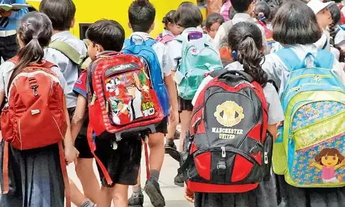 നാളെ മൂന്ന് ജില്ലകളിലെ വിദ്യാഭ്യാസ സ്ഥാപനങ്ങൾക്ക് അവധി - ഏഴു ജില്ലകളിൽ ഓറഞ്ച് അലർട്ട്