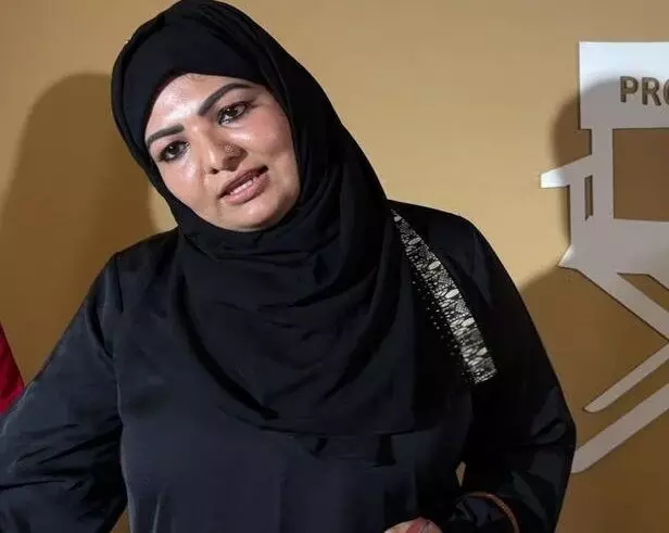 പർദ്ദയണിഞ്ഞ് പത്രിക നൽകാൻ സാന്ദ്ര തോമസ് പർദ്ദയണിഞ്ഞ് പത്രിക നൽകാൻ സാന്ദ്ര തോമസ്