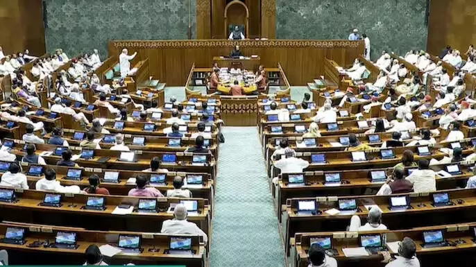 ചോദ്യങ്ങളുയര്‍ത്തി പ്രതിപക്ഷം; സഭ നിര്‍ത്തിവച്ച് സ്പീക്കര്‍