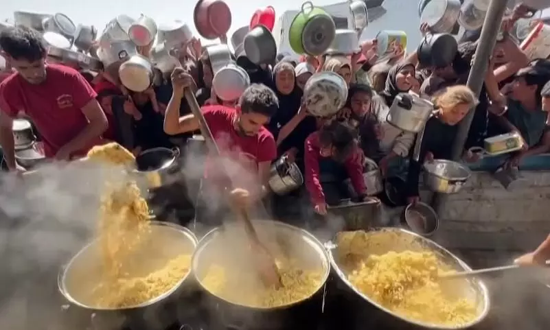 ഗസയിലെ നിയന്ത്രണങ്ങളില് ഇളവ് വരുത്തി ഇസ്രായേല്; ക്ഷാമം രൂക്ഷം, സഹായം അപര്യാപ്തമെന്ന് യുഎന് ഗസയിലെ നിയന്ത്രണങ്ങളില് ഇളവ് വരുത്തി ഇസ്രായേല്; ക്ഷാമം രൂക്ഷം, സഹായം അപര്യാപ്തമെന്ന് യുഎന്