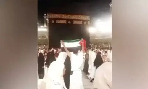 കഅ്ബക്ക് സമീപം ഫലസ്തീന് പതാക ഉയര്ത്തിയ ആള് അറസ്റ്റില് കഅ്ബക്ക് സമീപം ഫലസ്തീന് പതാക ഉയര്ത്തിയ ആള് അറസ്റ്റില്