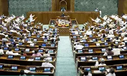 ഞങ്ങള്‍ക്ക് അറിയാനുള്ള അവകാശമുണ്ട്; ഓപറേഷന്‍ സിന്ദൂര്‍ ചര്‍ച്ചയില്‍ പാര്‍ലമെന്റില്‍ ചോദ്യങ്ങളുയല്‍ത്തി പ്രതിപക്ഷം