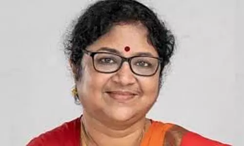 സ്വതന്ത്രചിന്തയെ കാവിത്തൊഴുത്തില് കെട്ടാന് കൂട്ടുനിന്ന വിസിമാര് അക്കാദമിക് സമൂഹത്തിന് മുമ്പില് തല കുമ്പിട്ടുനില്ക്കേണ്ടി വരും; മന്ത്രി ആര് ബിന്ദു സ്വതന്ത്രചിന്തയെ കാവിത്തൊഴുത്തില് കെട്ടാന് കൂട്ടുനിന്ന വിസിമാര് അക്കാദമിക് സമൂഹത്തിന് മുമ്പില് തല കുമ്പിട്ടുനില്ക്കേണ്ടി വരും; മന്ത്രി ആര് ബിന്ദു