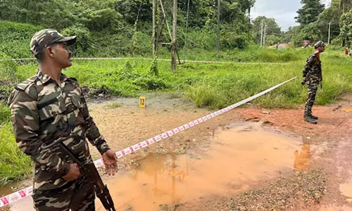 ധര്മസ്ഥലയിലെ കൊലപാതകങ്ങള്: മൃതദേഹങ്ങള് കുഴിച്ചിട്ട സ്ഥലങ്ങളില് സായുധ കാവല് ധര്മസ്ഥലയിലെ കൊലപാതകങ്ങള്: മൃതദേഹങ്ങള് കുഴിച്ചിട്ട സ്ഥലങ്ങളില് സായുധ കാവല്