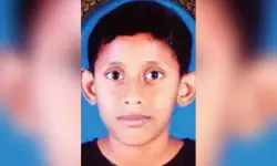 സഹോദരിയോടൊപ്പം കളിക്കുന്നതിനിടെ കഴുത്തിൽ തോർത്തു കുരുങ്ങി വിദ്യാർത്ഥി മരിച്ചു സഹോദരിയോടൊപ്പം കളിക്കുന്നതിനിടെ കഴുത്തിൽ തോർത്തു കുരുങ്ങി വിദ്യാർത്ഥി മരിച്ചു