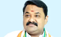 വ്യാജരേഖയിൽ കോടികൾ വിലയുള്ള വീടും വസ്തുവും തട്ടിയെടുത്തെന്ന പരാധിയിൽ - കോൺൺഗ്രസ് നേതാവ് അറസ്റ്റിൽ വ്യാജരേഖയിൽ കോടികൾ വിലയുള്ള വീടും വസ്തുവും തട്ടിയെടുത്തെന്ന പരാധിയിൽ - കോൺൺഗ്രസ് നേതാവ് അറസ്റ്റിൽ