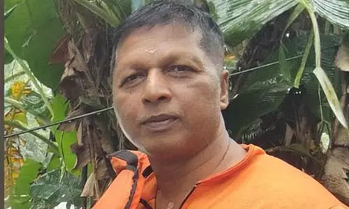 മരം മുറിക്കുന്നതിനിടെ പോസ്റ്റ് ഒടിഞ്ഞുവീണ് ഫയര്‍ഫോഴ്‌സ് ഉദ്യോഗസ്ഥന്‍ മരിച്ചു