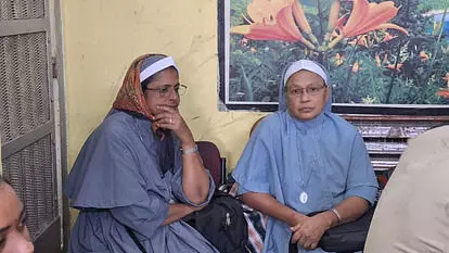 കന്യാസ്ത്രീകളുടെ അറസ്റ്റും ജാമ്യവും; അരമനകള് കയറാന് തീരുമാനിച്ച് ബിജെപിയിലെ ക്രൈസ്തവ നേതാക്കള് കന്യാസ്ത്രീകളുടെ അറസ്റ്റും ജാമ്യവും; അരമനകള് കയറാന് തീരുമാനിച്ച് ബിജെപിയിലെ ക്രൈസ്തവ നേതാക്കള്