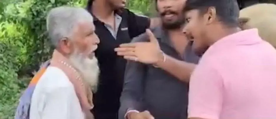 ദുര്‍ഗാപൂരില്‍ പശുക്കടത്ത് ആരോപിച്ച് മുസ് ലിംകളെ ക്രൂരമായി മര്‍ദ്ദിച്ച് ബിജെപി പ്രവര്‍ത്തകര്‍