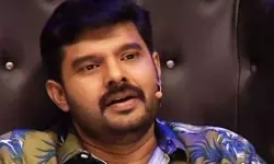 കലാഭവന് നവാസിന്റെ മരണം; കേസെടുത്തു, പോസ്റ്റ്മോര്ട്ടം ഇന്ന് കലാഭവന് നവാസിന്റെ മരണം; കേസെടുത്തു, പോസ്റ്റ്മോര്ട്ടം ഇന്ന്