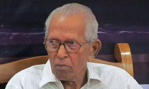 പ്രഫ. എം കെ സാനു അന്തരിച്ചു