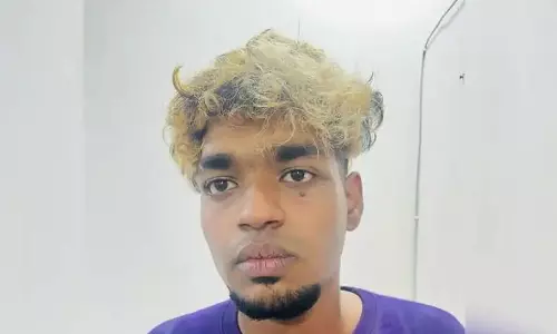 വീട് പൊളിച്ച് അകത്ത് കയറിയ 19കാരൻ പണവും സ്വർണവും കവർന്നു.