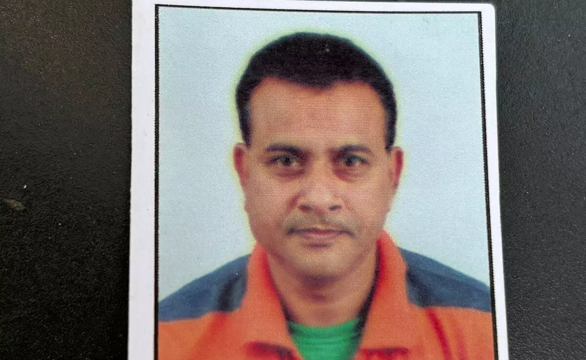 ബംഗ്ലാാദേശിലേക്ക് നാടുകടത്തപ്പെടുമെന്ന് ഭയന്ന് കൊല്ക്കത്തയില് 63 കാരന് ജീവനൊടുക്കി ബംഗ്ലാാദേശിലേക്ക് നാടുകടത്തപ്പെടുമെന്ന് ഭയന്ന് കൊല്ക്കത്തയില് 63 കാരന് ജീവനൊടുക്കി