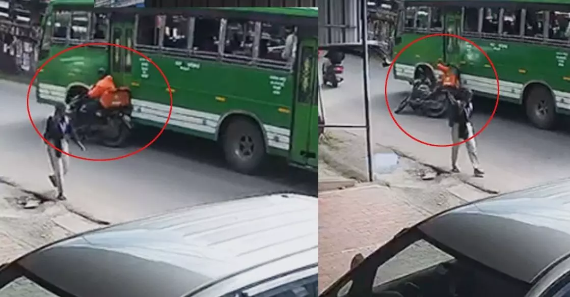 ബസിന്റെ മല്സരയോട്ടം, കൊച്ചിയില് ഓവര്ടേക്കിനിടെ ബൈക്ക് ഇടിച്ചിട്ടു; അടിയില്പെട്ട ഡെലിവറി ബോയി മരിച്ചു ബസിന്റെ മല്സരയോട്ടം, കൊച്ചിയില് ഓവര്ടേക്കിനിടെ ബൈക്ക് ഇടിച്ചിട്ടു; അടിയില്പെട്ട ഡെലിവറി ബോയി മരിച്ചു