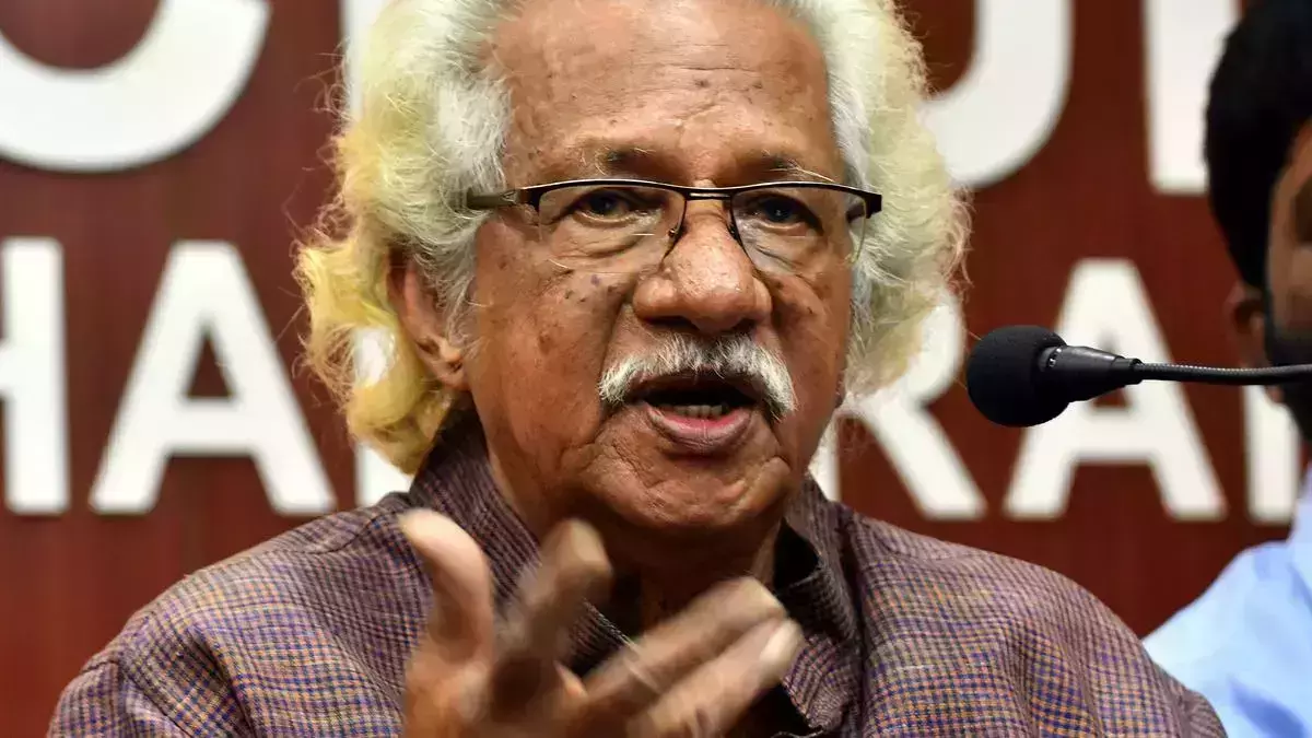 പൊതു വേദിയില്‍ പട്ടിക വിഭാഗക്കാരെ അവഹേളിച്ചു: അടൂര്‍ ഗോപാലകൃഷ്ണനെതിരേ പോലിസില്‍ പരാതി