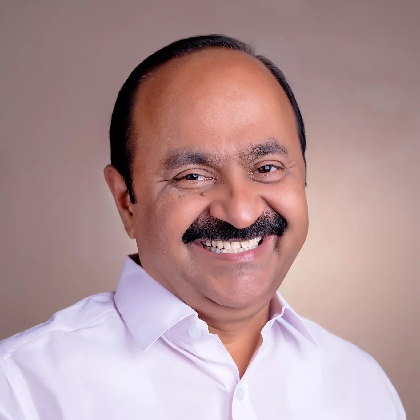 ബിജെപിക്ക് അധികാരത്തിലിരിക്കാന്‍ അര്‍ഹതയില്ല; ജനകോടികള്‍ രാഹുല്‍ഗാന്ധിക്കൊപ്പമുണ്ട്: വി ഡി സതീശന്‍