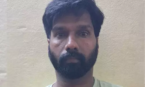 പതിനാലുകാരിയെ പീഡിപ്പിച്ച യുവാവ് അറസ്റ്റില്; പ്രതി പെണ്കുട്ടിയുടെ അമ്മയുടെ സുഹൃത്ത് പതിനാലുകാരിയെ പീഡിപ്പിച്ച യുവാവ് അറസ്റ്റില്; പ്രതി പെണ്കുട്ടിയുടെ അമ്മയുടെ സുഹൃത്ത്