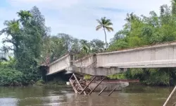 പാലം നിര്മാണത്തിനിടെ അപകടം; രണ്ടു യുവാക്കളെ ആറ്റില്വീണ് കാണാതായി പാലം നിര്മാണത്തിനിടെ അപകടം; രണ്ടു യുവാക്കളെ ആറ്റില്വീണ് കാണാതായി