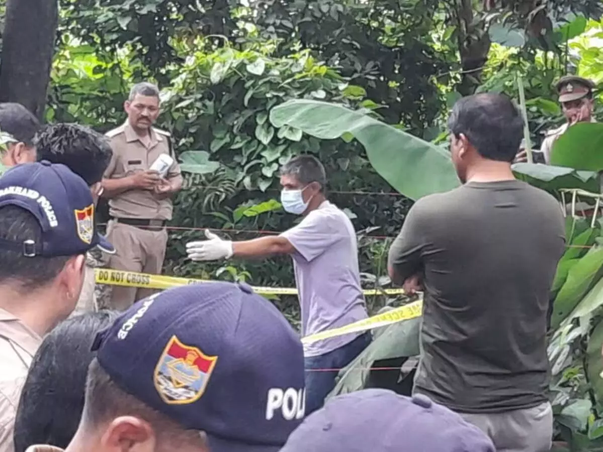 പത്തുവയസ്സുകാരനെ കഴുത്തറുത്തുകൊന്നു; താന്ത്രിക ചടങ്ങുകള്ക്കായി ബലി നല്കിയതെന്ന് ആരോപണം പത്തുവയസ്സുകാരനെ കഴുത്തറുത്തുകൊന്നു; താന്ത്രിക ചടങ്ങുകള്ക്കായി ബലി നല്കിയതെന്ന് ആരോപണം