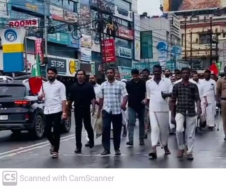 എസ്ഡിപിഐ ജില്ലാ പ്രസിഡണ്ടിൻ്റെ അറസ്റ്റ് : ജില്ലയിലെ പാർട്ടി പ്രവർത്തകർ പ്രതിഷേധപ്രകടനം നടത്തി എസ്ഡിപിഐ ജില്ലാ പ്രസിഡണ്ടിൻ്റെ അറസ്റ്റ് : ജില്ലയിലെ പാർട്ടി പ്രവർത്തകർ പ്രതിഷേധപ്രകടനം നടത്തി