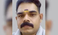 സ്‌കൂട്ടര്‍ മറിഞ്ഞ് യുവാവ് മരിച്ചു; മക്കള്‍ക്ക് പരിക്ക്