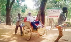 ഒരു മനുഷ്യന്‍ മറ്റൊരു മനുഷ്യനെ വലിച്ചു നടക്കുന്നത് മനുഷ്യത്വരഹിതം; മതേരനിലെ കൈവണ്ടികള്‍ നിരോധിച്ച് സുപ്രിംകോടതി