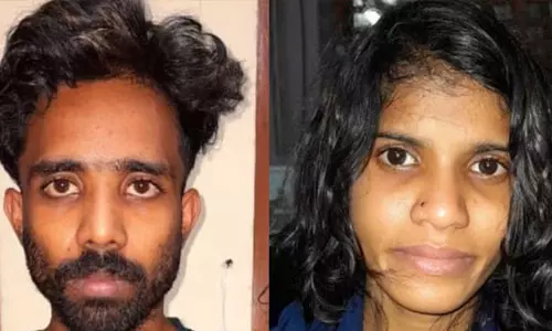 ലഹരിക്കേസില് പിടികൂടിയ യുവാവ് സ്റ്റേഷനില് നിന്നും ചാടിപ്പോയി; ഭാര്യയുടെ സ്കൂട്ടറിന്റെ പുറകില് കയറി രക്ഷപ്പെട്ടെന്ന് പോലിസ് ലഹരിക്കേസില് പിടികൂടിയ യുവാവ് സ്റ്റേഷനില് നിന്നും ചാടിപ്പോയി; ഭാര്യയുടെ സ്കൂട്ടറിന്റെ പുറകില് കയറി രക്ഷപ്പെട്ടെന്ന് പോലിസ്