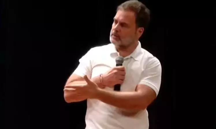 തിരഞ്ഞെടുപ്പില് കൃത്രിമം, തിരഞ്ഞെടുപ്പ് കമ്മീഷന് ബിജെപിയുമായി ഒത്തുകളിച്ചു; തെളിവുസഹിതം കാര്യങ്ങള് നിരത്തി രാഹുല് ഗാന്ധി തിരഞ്ഞെടുപ്പില് കൃത്രിമം, തിരഞ്ഞെടുപ്പ് കമ്മീഷന് ബിജെപിയുമായി ഒത്തുകളിച്ചു; തെളിവുസഹിതം കാര്യങ്ങള് നിരത്തി രാഹുല് ഗാന്ധി