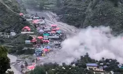 ധാരാലി ദുരന്തം; 100ലധികം ആളുകളെ ഇനിയും കാണാനില്ല; രക്ഷാപ്രവര്ത്തനം പുരോഗമിക്കുന്നു (വിഡിയോ) ധാരാലി ദുരന്തം; 100ലധികം ആളുകളെ ഇനിയും കാണാനില്ല; രക്ഷാപ്രവര്ത്തനം പുരോഗമിക്കുന്നു (വിഡിയോ)