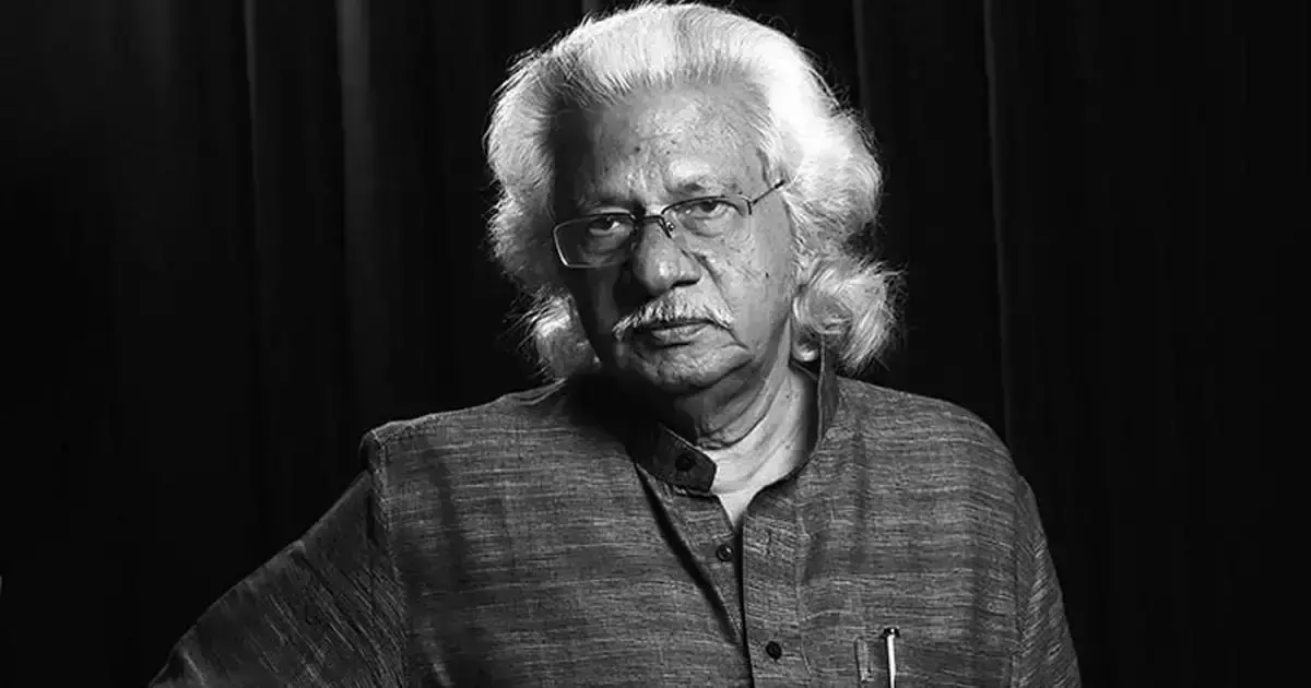 അടൂരിനെതിരെ വനിതാ സംഘടനകൾ വനിതാ  കമ്മീഷനിൽ പരാതി നൽകി