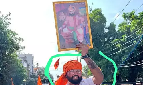 നിയമവിദ്യാര്ഥിനിയെ ബലാല്സംഗം ചെയ്തെന്ന്; ഹിന്ദു യുവ വാഹിനി നേതാവ് അറസ്റ്റില് നിയമവിദ്യാര്ഥിനിയെ ബലാല്സംഗം ചെയ്തെന്ന്; ഹിന്ദു യുവ വാഹിനി നേതാവ് അറസ്റ്റില്